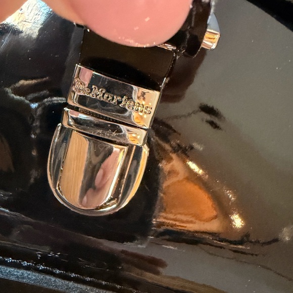 Dr. Marten’s Black Kiev Leather Large Heart Convertible Shoulder Bag Backpack - Picture 9 of 17